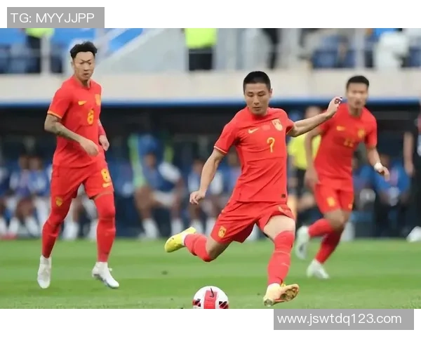 足球明星的辉煌成就与卓越技艺让人赞叹不已的赞美之词